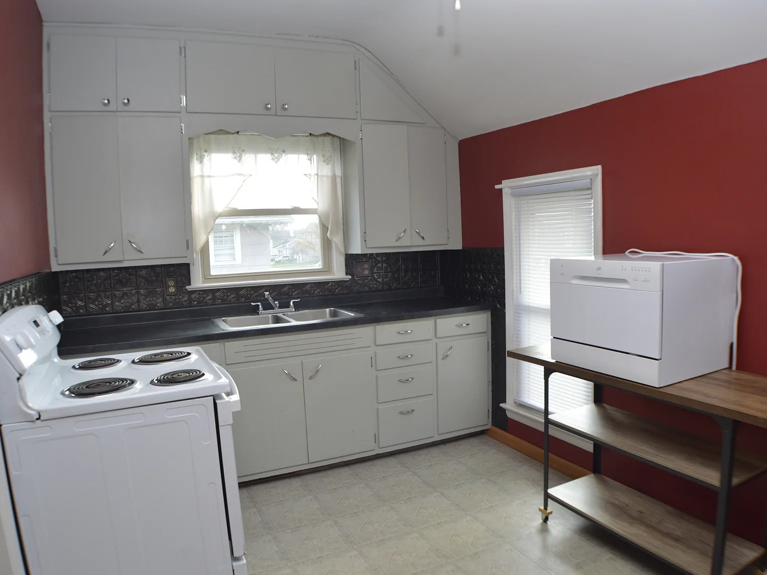 334 West 5th Street - 2 — Photo 3