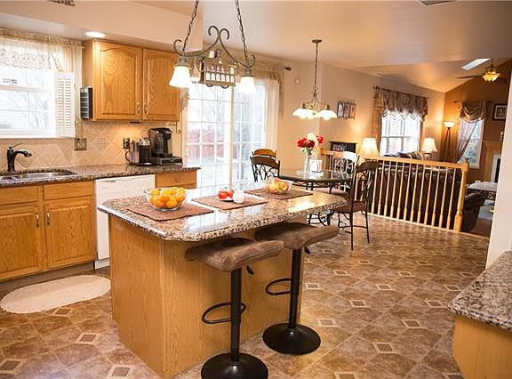 4th image of 4009 Killarney Dr