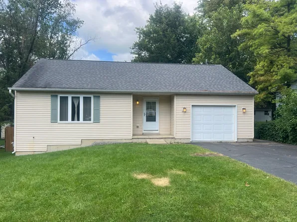 2805 Walnut Dr, Wonder Lake, IL 60097
