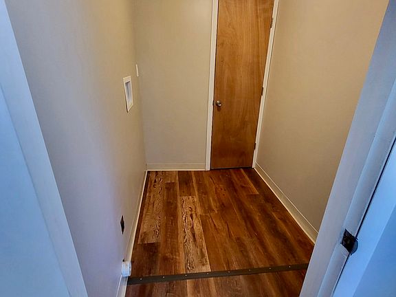 2nd image of 1685 Grace Ave #6