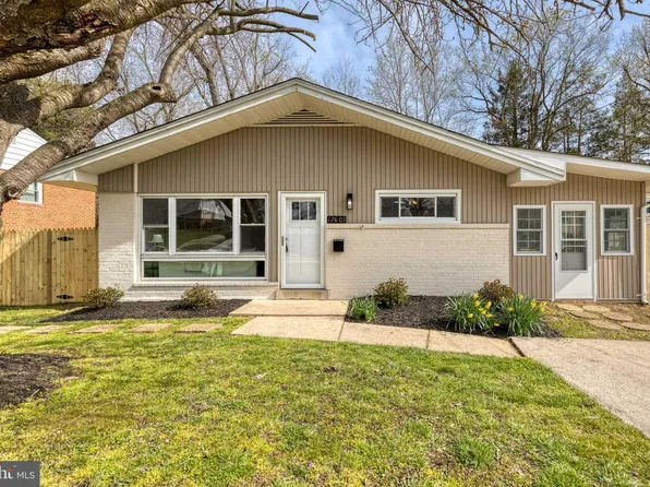 12803 Weiss St, Rockville, MD 20853