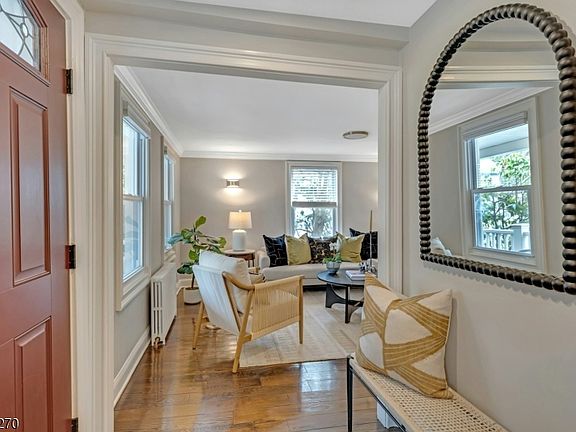 2nd image of 40 Cross St