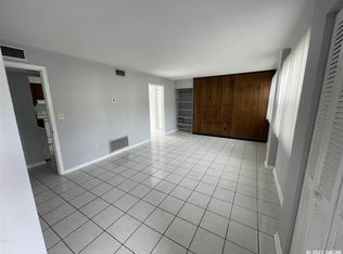 1114 NW 6th St APT 2, Gainesville, FL 32601