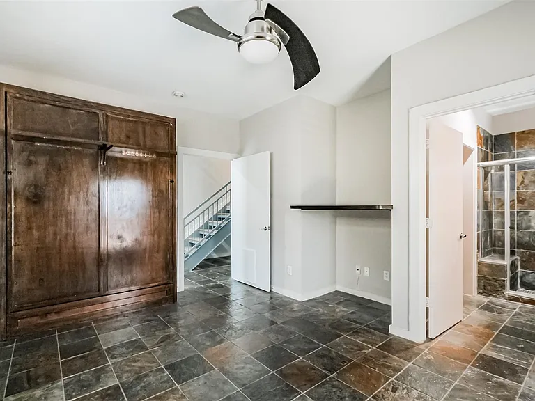 2364 Arlington St — Photo 9