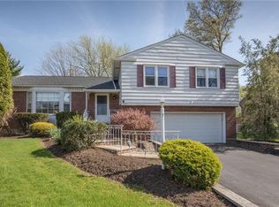 7 Fairhill Rd, Edison, NJ 08817