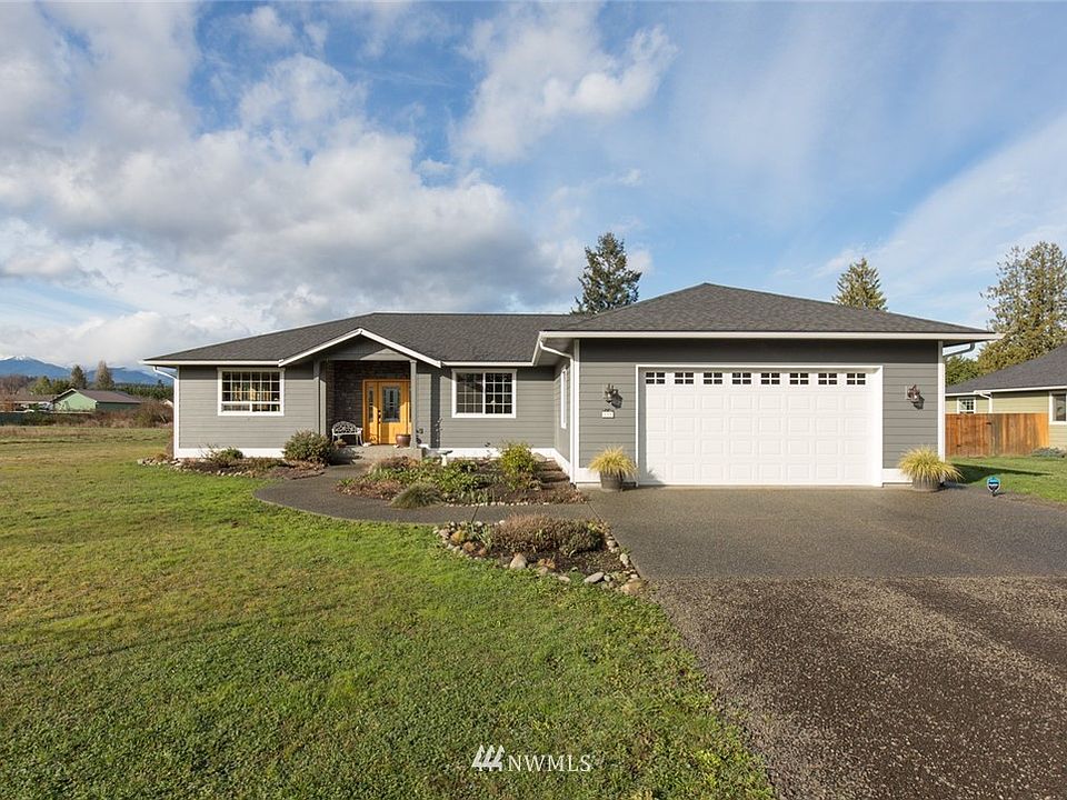 1st image of 131 Savanna Soleil Way