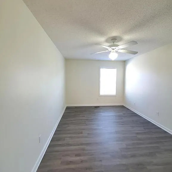 211 Wakefield Way — Photo 27
