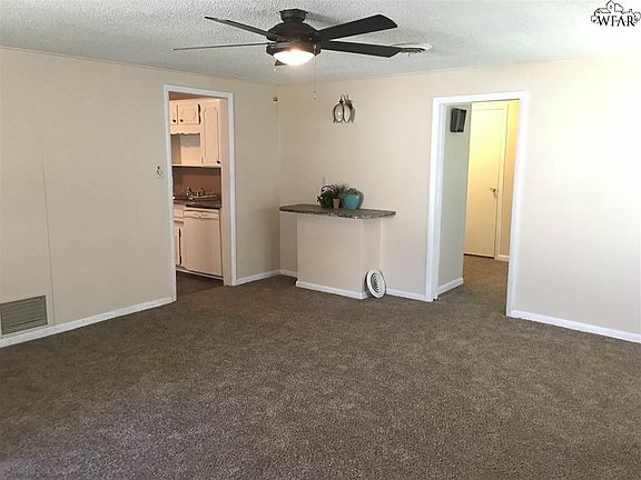 3rd image of 1515 Victory Ave