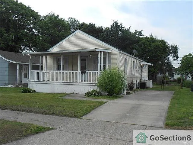 2506 E 28th St photo 1