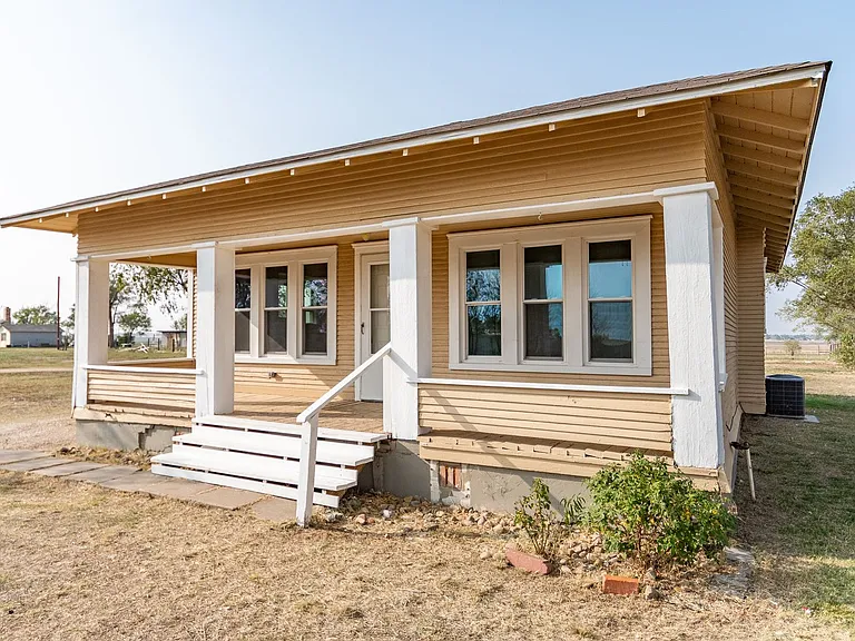 4102 W Sundown Ln — Photo 2