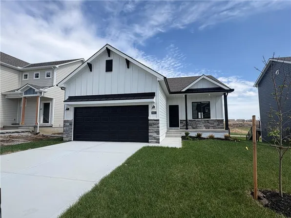 9637 N Colrain Ave, Kansas City, MO 64154