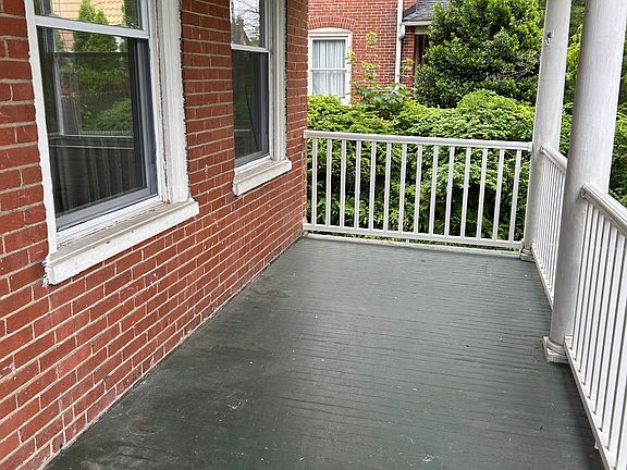 4th image of 1004 Spring Ave