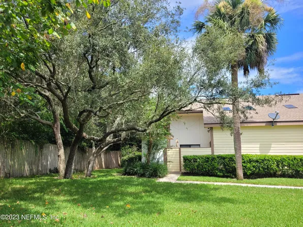 802 AMERICAS CUP Circle W, Jacksonville, FL 32233