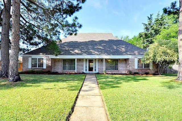 1st image of 3704 Shady Valley Dr