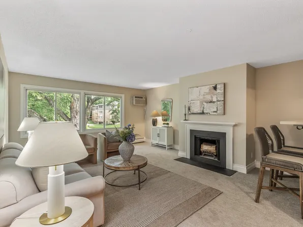 10311 Cedar Lake Rd APT 204, Minnetonka, MN 55305