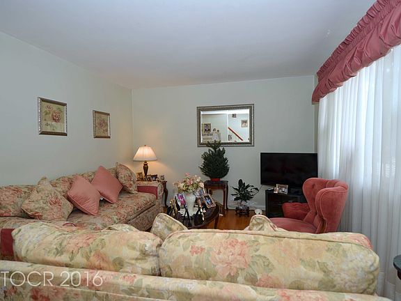 4th image of 383 E Passaic Ave