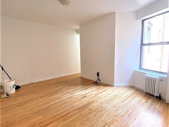 4th image of 411 E 70th St #4D1