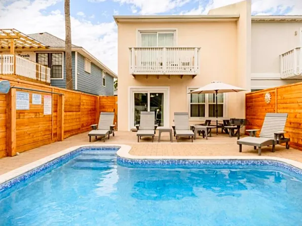 117 E Oleander St #A, South Padre Island, TX 78597