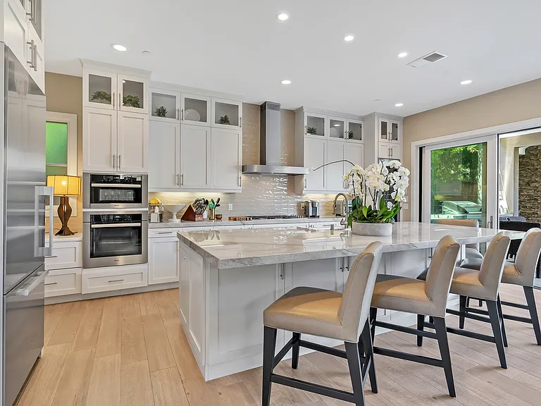 1127 Alameda Blvd — Photo 4