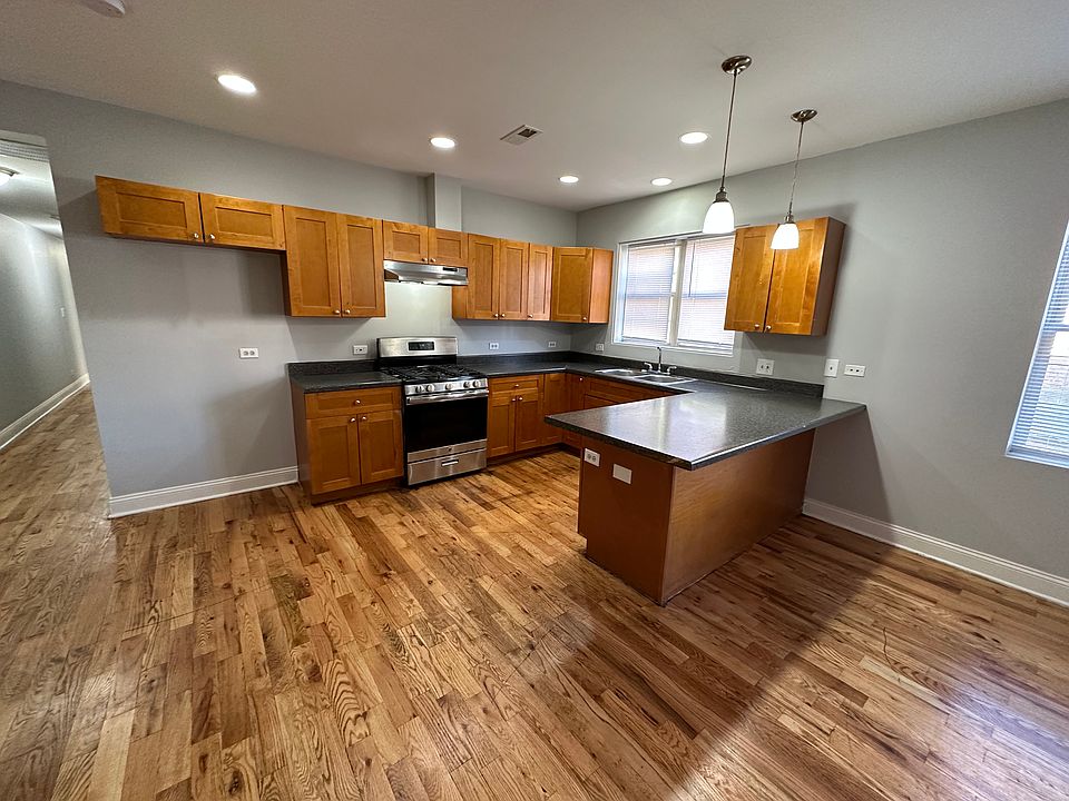 1st image of 5728 S Prairie Ave