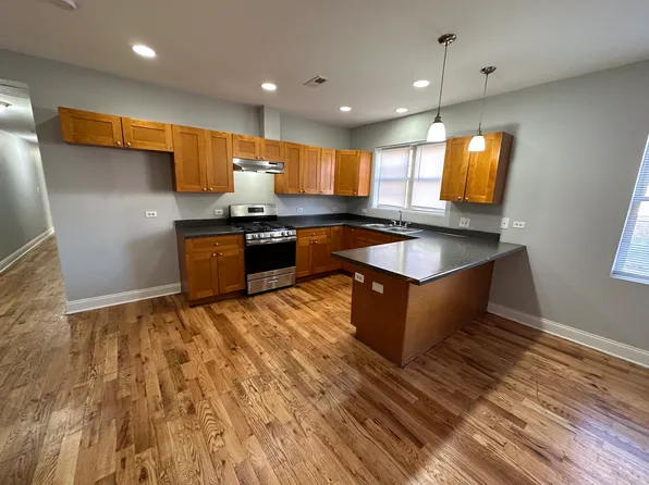 5728 S Prairie Ave, Chicago, IL 60637