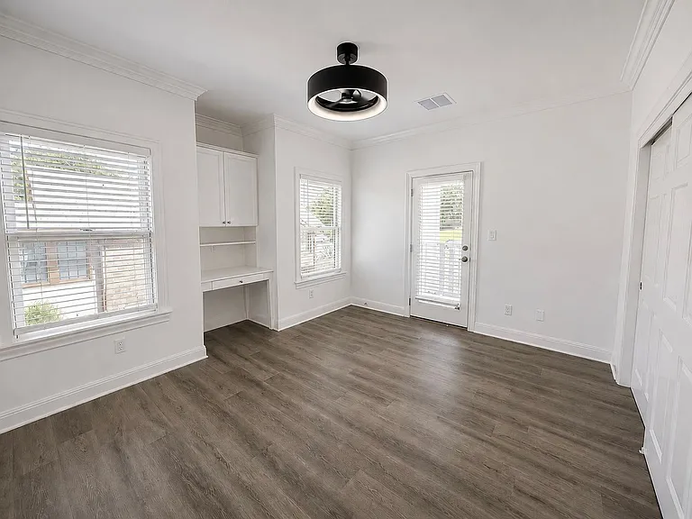 804 E Dean Keeton St — Photo 14