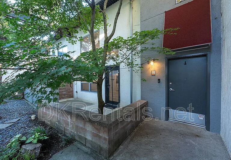 195 Arizona Ave #128 — Photo 1