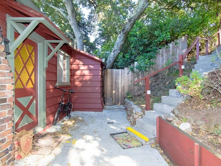1819 Mezes Ave — Photo 9