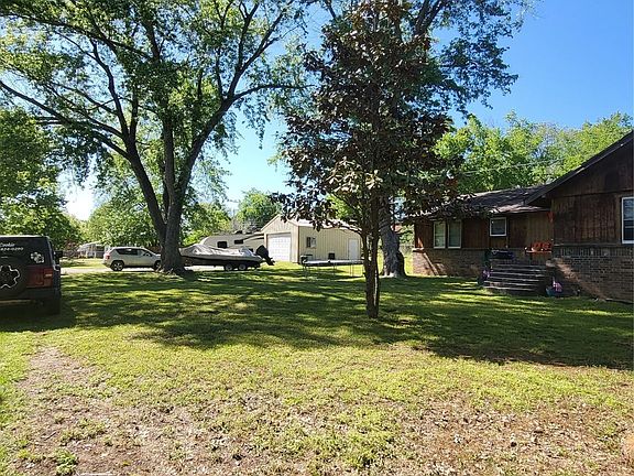 4th image of 502 Woodland Dr
