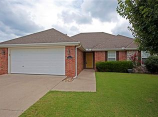 1362 Zachary St, Rogers, AR 72751