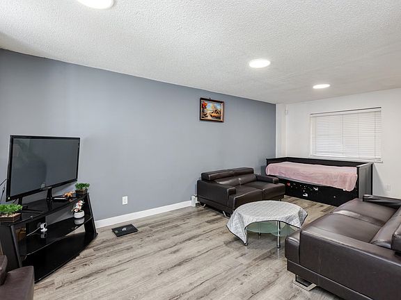 4th image of 12048 McIntyre Ct
