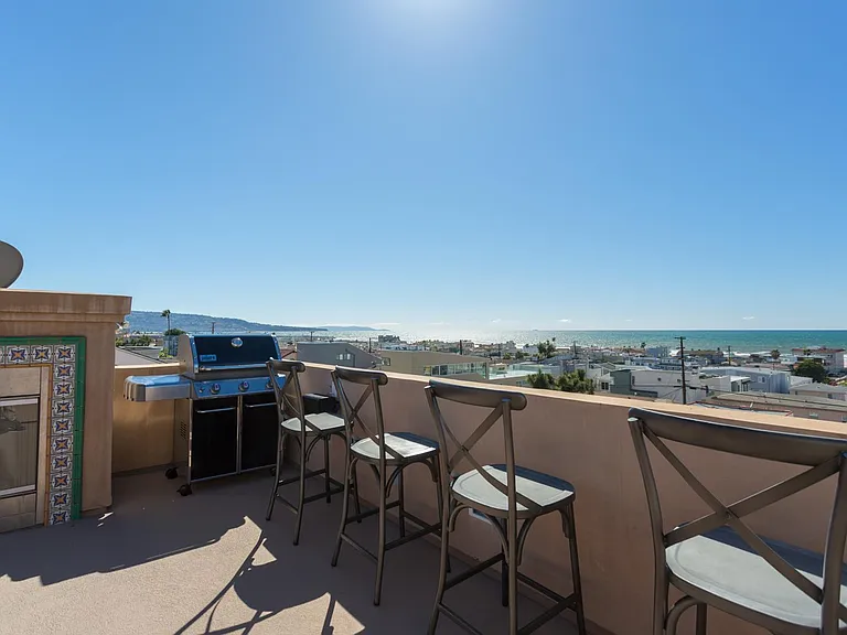918 Monterey Blvd — Photo 5