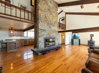 1877 Willard Rd, Quechee, VT 05059