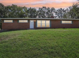 4610 De Chantal Dr, Saint Louis, MO