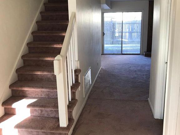 3rd image of 3324 Woodburne Dr