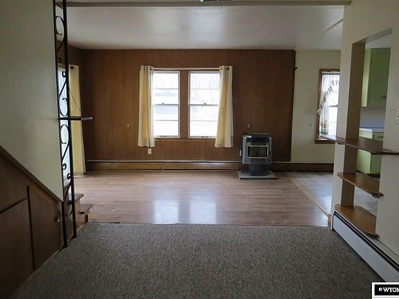3rd image of 717 Spencer St