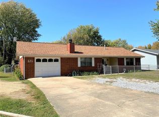 121 Pleasant Ave, Gentry, AR 72734