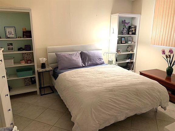 5th image of 2731 NE 14th Street Causeway #307