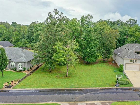 2nd image of 11 Hunterscove Dr