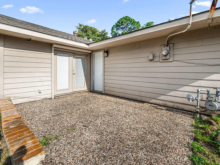 2227 Parana Dr — Photo 27