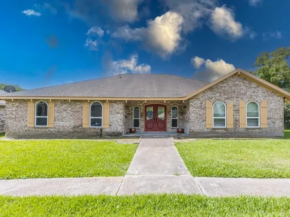 3701 Red Cypress Dr, New Orleans, LA 70131