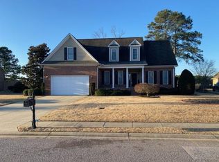 2825 Meadowmont Ln, Fayetteville, NC 28306