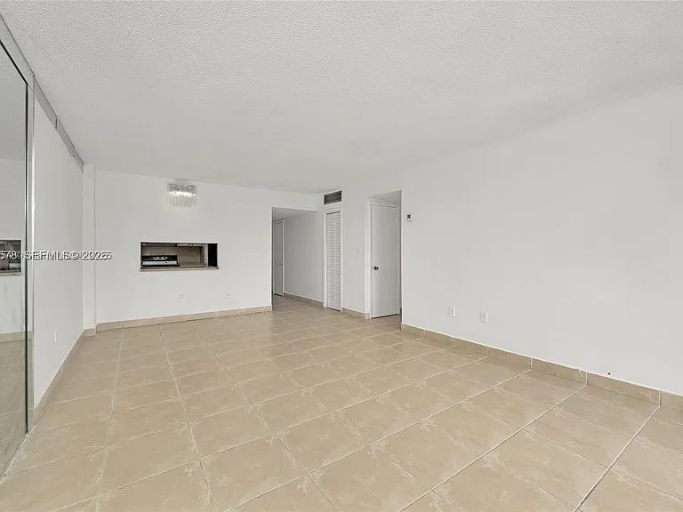 5050 NW 7th St #202 — Photo 12