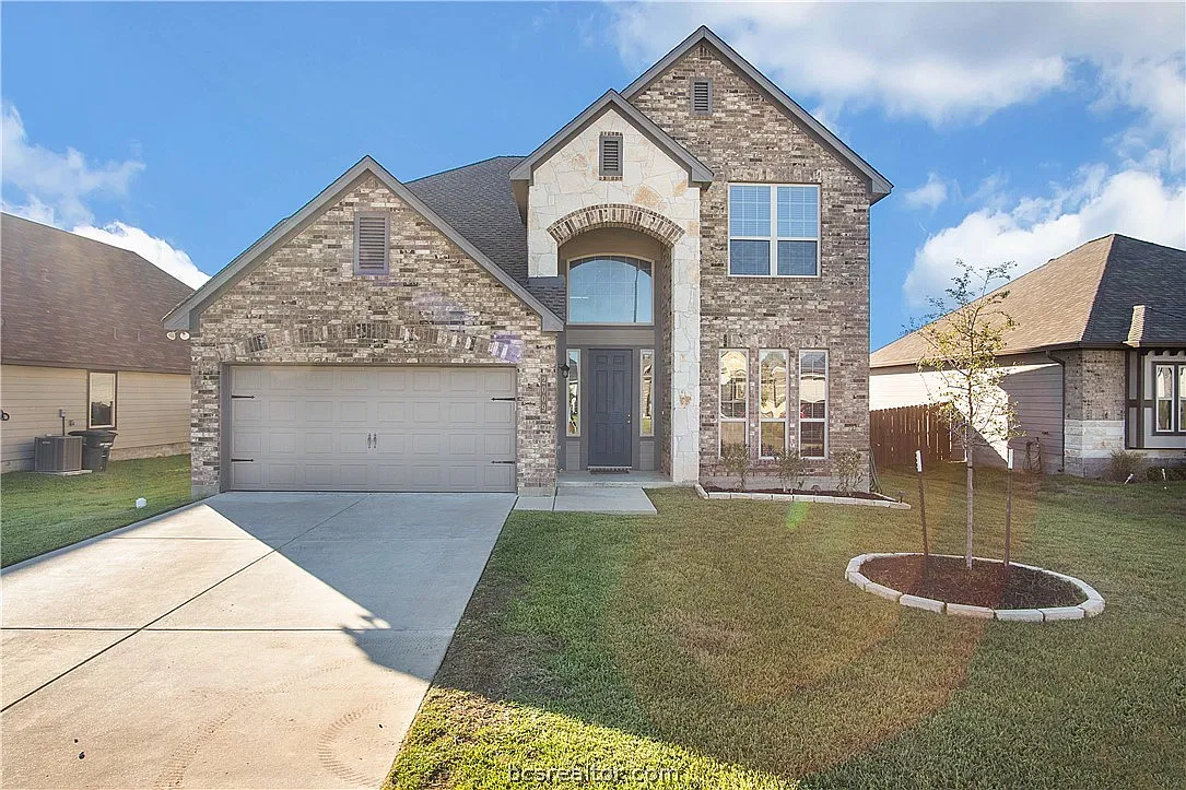 4 bed, 3.5 bath, 2609 sqft, $2,755 — Photo 1