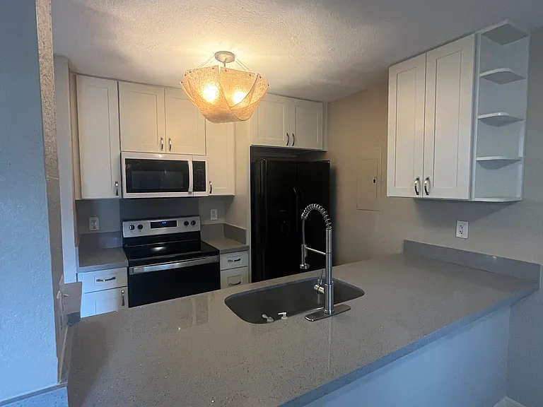 447 Mananai Pl #C — Photo 6