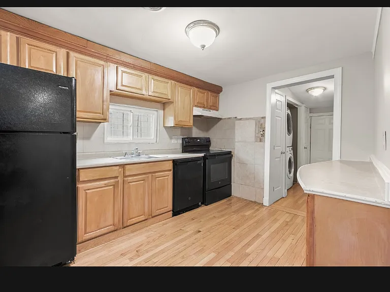 805 Eastern Ave — Photo 26