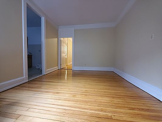 2nd image of 3342 29th St APT 1F