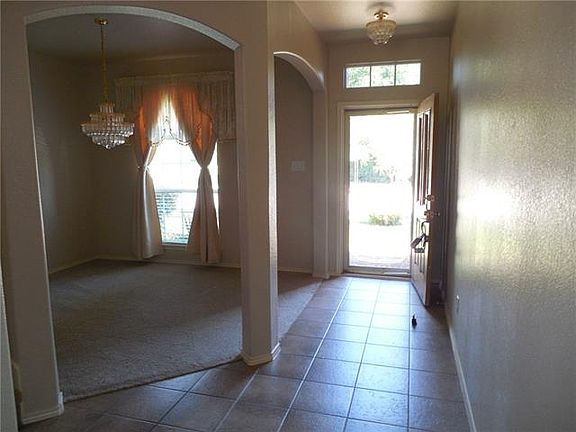 5th image of 6105 Sun Ray Dr