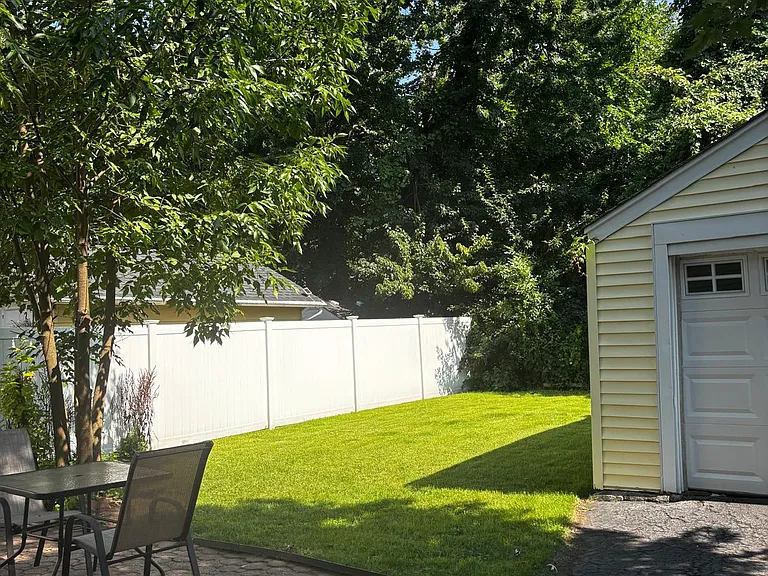 613 Martense Ave — Photo 26