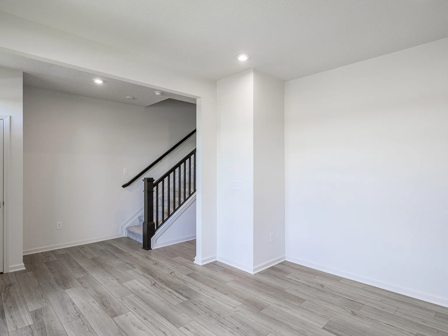 3 bed, 1980 sqft, $2,450 — Photo 4